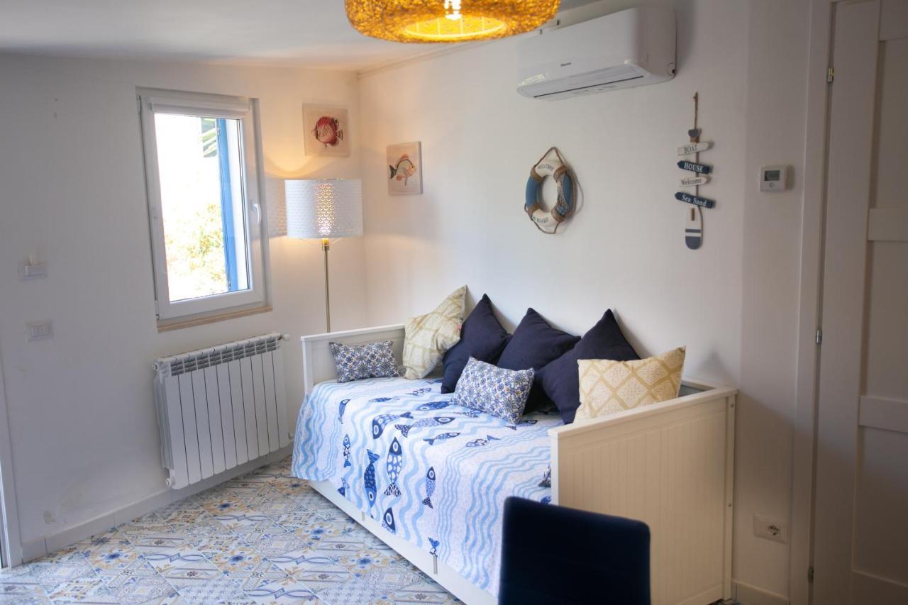 Dilettaanna Luxury Apartment Lipari โตรเปอา ภายนอก รูปภาพ